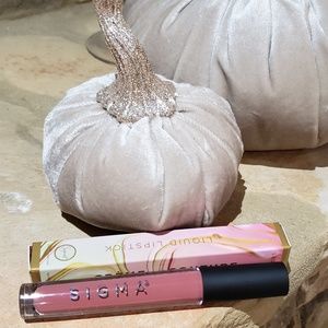 Sigma Nude Mauve Couture Matte Liquid Lipstick